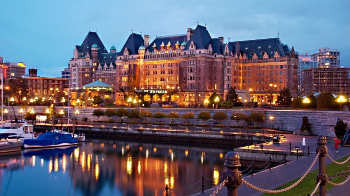 chuong-trinh-du-lich-canada-ngay-3-fairmont-empress